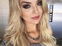 Influenceuse numérique qui aime s’afficher est la nouvelle BBB Sister et elle a des vidéos sexy.