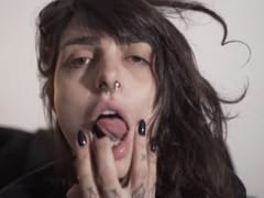 La camgirl la plus célèbre du Brésil dans une performance solo se jouant d’elle-même en chaleur