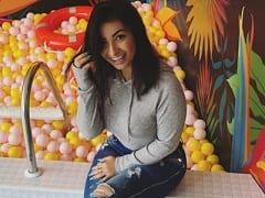Beautiful Amateur Made a Video Showing Off Naked and Provocative to Give You a Guided Handjob