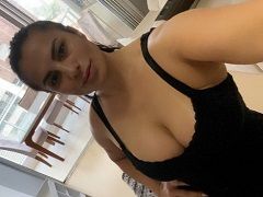Est très sexy dans son onlyfans nude