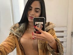 Des jumelles lacação a montré qu’elle était encore plus sexy en faisant rouler son merveilleux cul dans une vidéo.