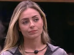 Sperling, l’avocate de BBB19 impliquée dans une controverse sur le racisme, a montré ses seins et sa chatte dans l’émission