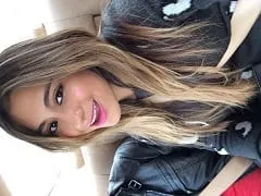 La chanteuse de Fifth Harmony, Ally Brooke, a porté un maillot de bain lors d’une cérémonie de remise de prix, et une partie de sa chatte est apparue en direct.