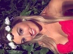Blonde la plus sexy de l’émission la plus regardée du Brésil, s’est trompée et a fini par montrer à nouveau sa délicieuse poitrine en direct.