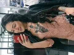 And Luxury Escort in São Paulo a enregistré des vidéos exhibitionnistes et pris des photos torrides.