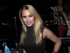Actrice nymphette, a payé sa poitrine dans le feuilleton Globo “Força do Querer” et montre qu’elle est en train de devenir une femme très sexy