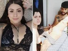 La nymphette Carol Castilioni perd son téléphone portable et se retrouve sur le net en train de sucer son petit ami.