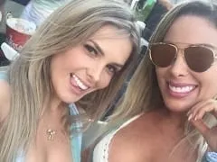 Lucky Boy emmène deux salopes paniquées dans un motel de São Paulo – SP et enregistre une vidéo amateur de ces deux chaudasses en train de se sucer – 2