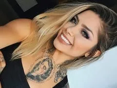 23 ans, mannequin tatoué et audacieux de São Paulo – SP a participé au “Fifa Strip” sur la chaîne d’Aruan Felix et s’est mis à poil.