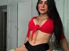 Brune avec un cul géant se masturbant avec un gode
