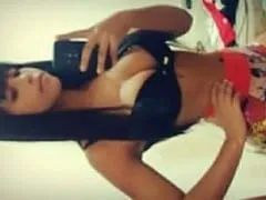 Daniella Teixeira Petite brune sexy d’Itabuna – BA A pressé ses fesses sur la bite de son petit ami pendant qu’il filmait.