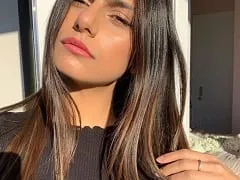 l’ancienne actrice porno dans ses meilleurs moments se faisant pilonner le visage et la chatte