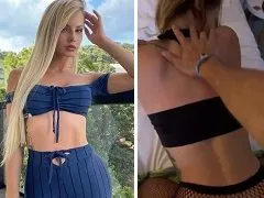 Merveilleuse blonde donnant son cul à quatre pattes