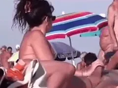 Baisers chauds et coquins sur la plage nudiste d’Abricó à Barra da Tijuca – RJ