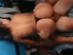 Une nouvelle fille délicieuse qui baise à plein régime dans ce porno