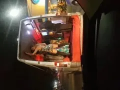 Mobile Whorehouse est sorti sur l’avenue pour jouer à la Brega avec plusieurs filles coquines qui se roulent et un nain – Fallen on the Net