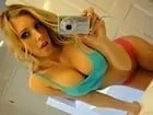 Sexe avec une blonde très chaude qui aime jouir sur une bite