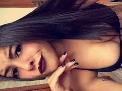 “Hum, quelle trique” très chaude a payé une fellation en morale et a fait jouir son partenaire dans sa bouche.
